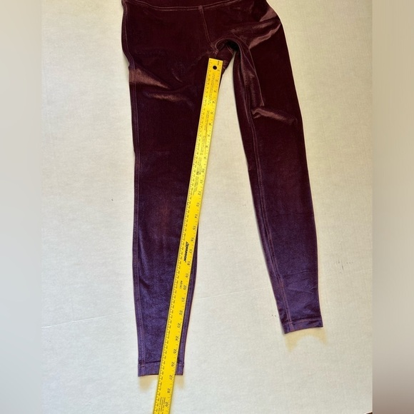 Lululemon Athletica Wunder lounge highrise tight 28”inseam w/key pocket Sz-6. C7 - Picture 12 of 13